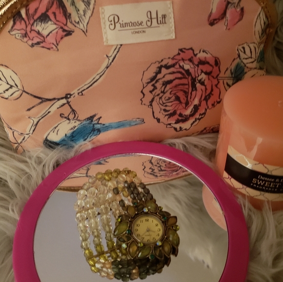 Quartz beaded ladies stretch wrist watch - Picture 6 of 6